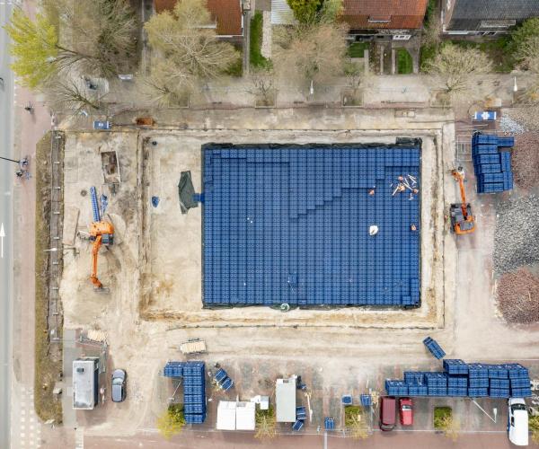 Luchtfoto van ondergrondse regenwateropslagplaats ook wel krattenveld genoemd